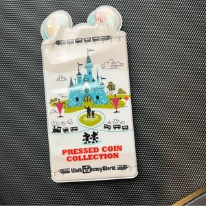 Pressed coin collection holder